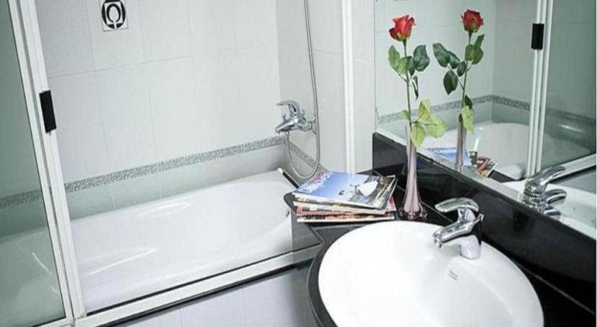 Hoang Vinh Hotel Thành Pho Ho Chí Minh Esterno foto