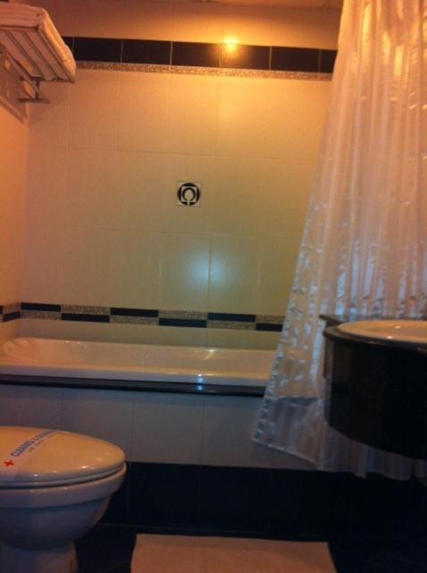 Hoang Vinh Hotel Thành Pho Ho Chí Minh Esterno foto