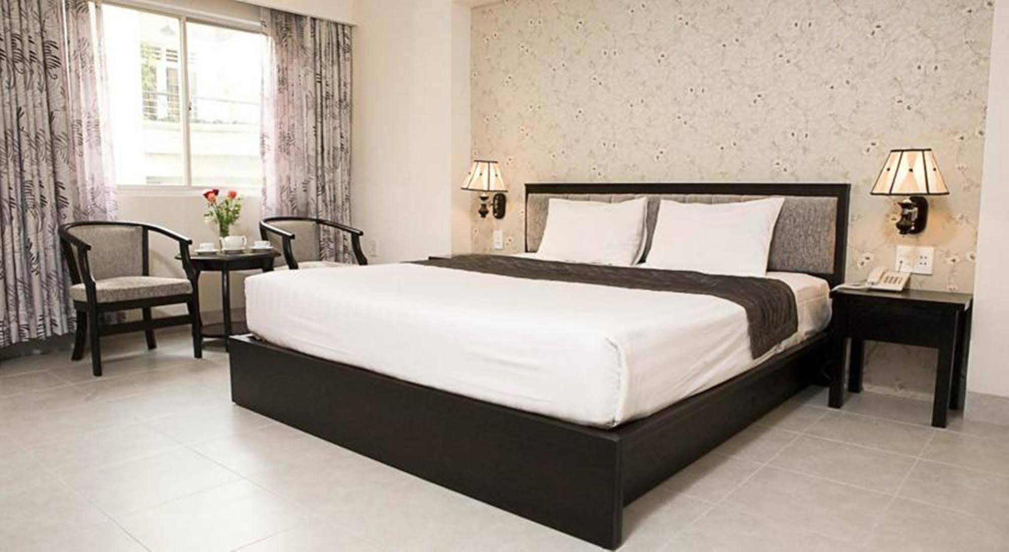 Hoang Vinh Hotel Thành Pho Ho Chí Minh Esterno foto